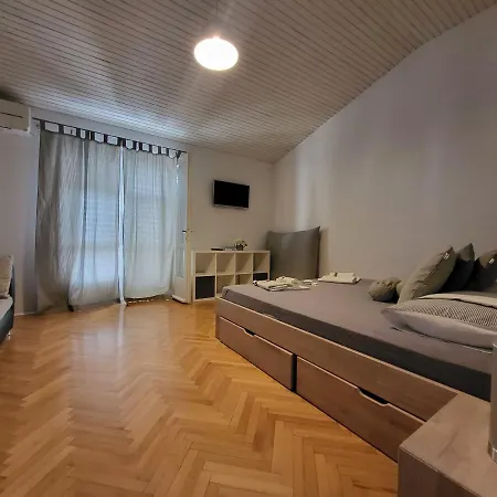 Apartman Mirna