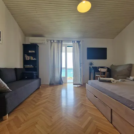Apartman Mirna *